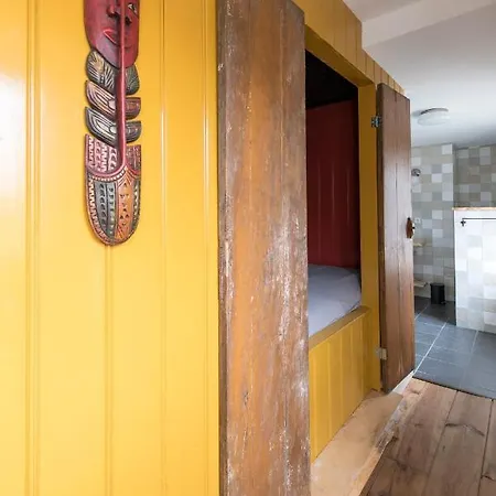 Perron 22 Bed & Breakfast *