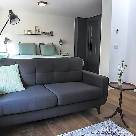 Perron 22 Bed & Breakfast