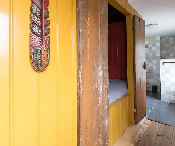 Perron 22 Bed & Breakfast 3*